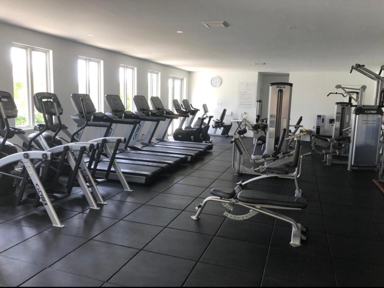 Westmoreland Hills - Mount Standfast - St James - Full Gym Membership Сейнт Джеймс Екстериор снимка